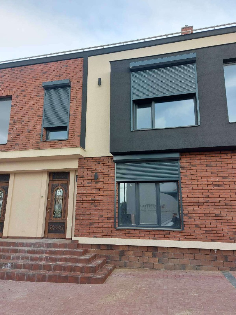 колір антрацит RAL 7016